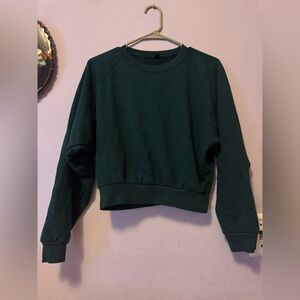 Uniqlo Green cropped Crewneck  Sweatshirt XS